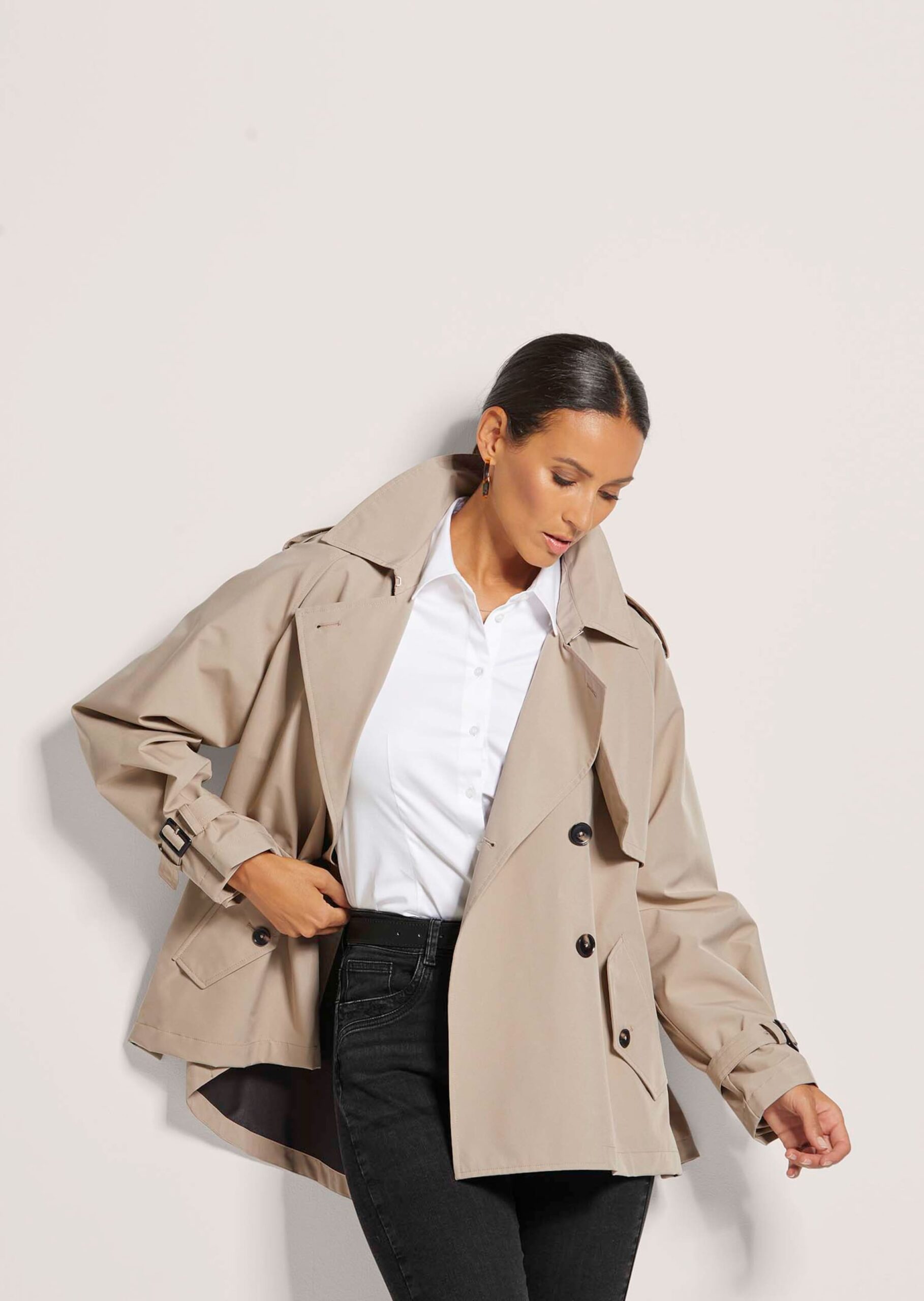 trenchcoat-damen-kurz-163ixp-1.jpg