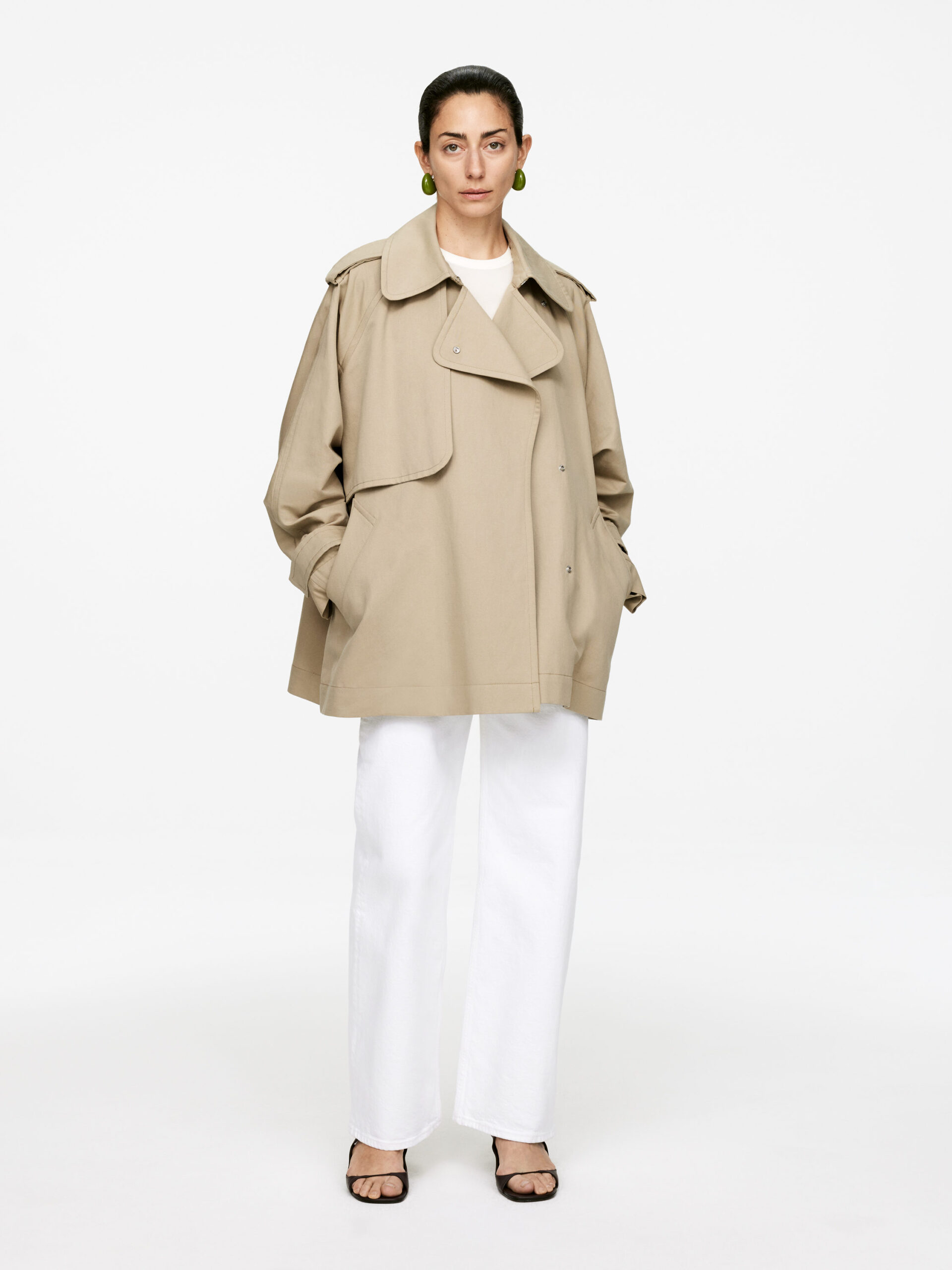 trenchcoat-kurz-damen-256fmd-1.jpg